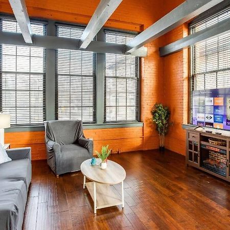 Centric Modern Loft W/ King Beds & Smart Gametable Villa Rochester Exteriör bild