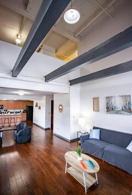 Centric Modern Loft W/ King Beds & Smart Gametable Villa Rochester Exteriör bild