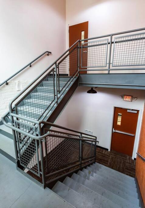 Centric Modern Loft W/ King Beds & Smart Gametable Villa Rochester Exteriör bild